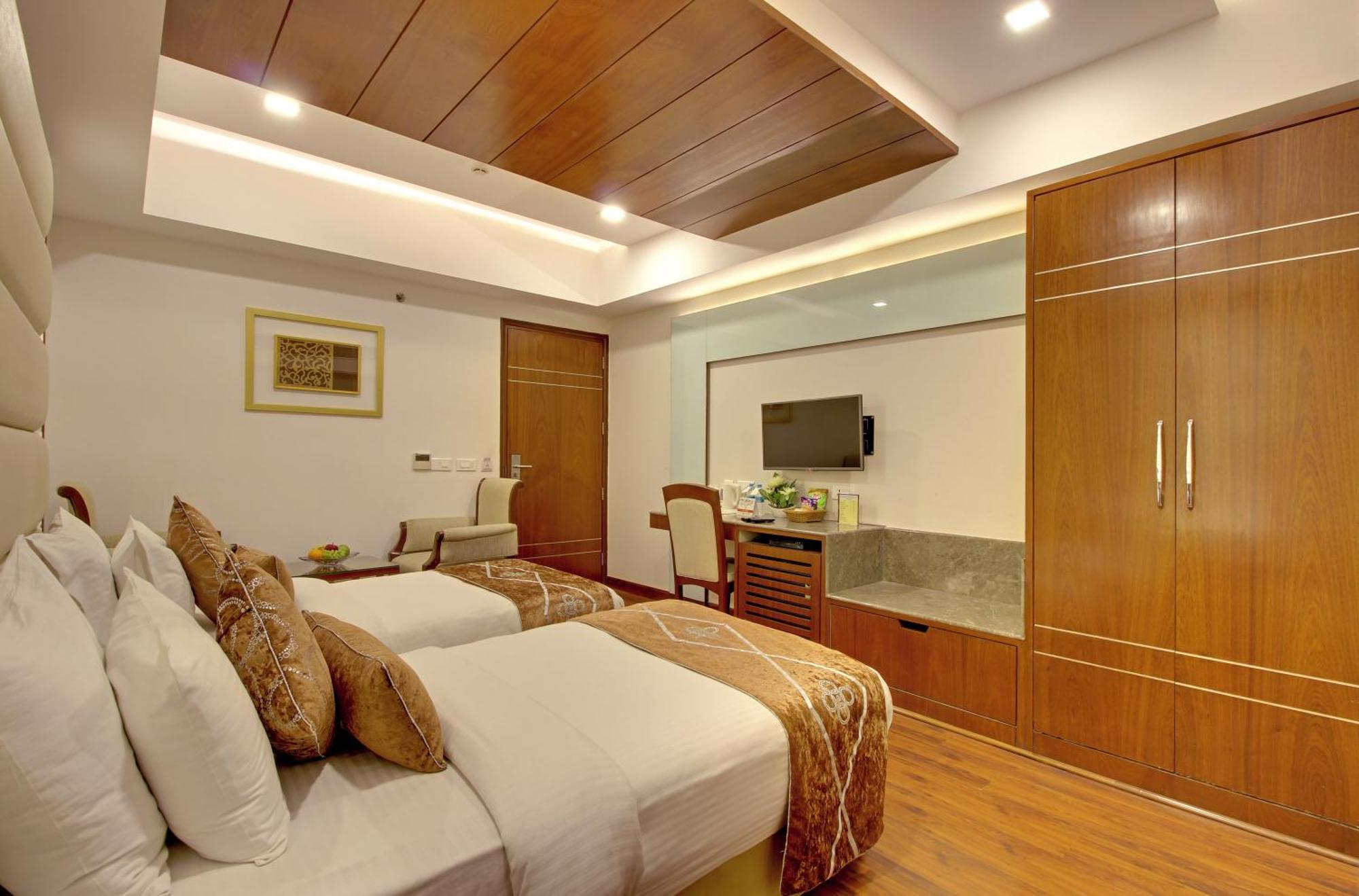 Hotel Swaran Palace Δελχί Εξωτερικό φωτογραφία